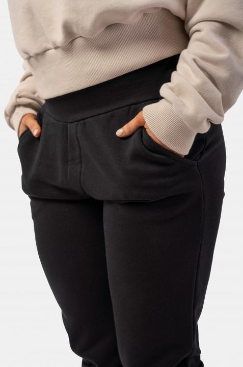 Actual product image Nebbia High-Waist Loose Fit Sweatpants "Feeling Good" 409 black (S)