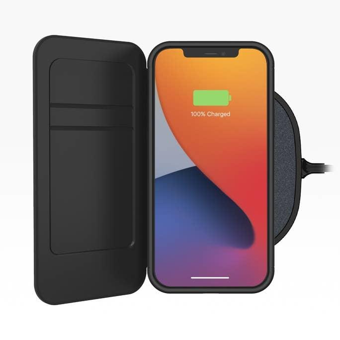 Actual product image gear4 Wembley Flip (Apple iPhone 12 Pro Max)