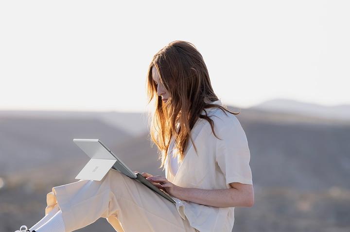 Produktbild Microsoft Surface Pro Signature Keyboard (CH)
