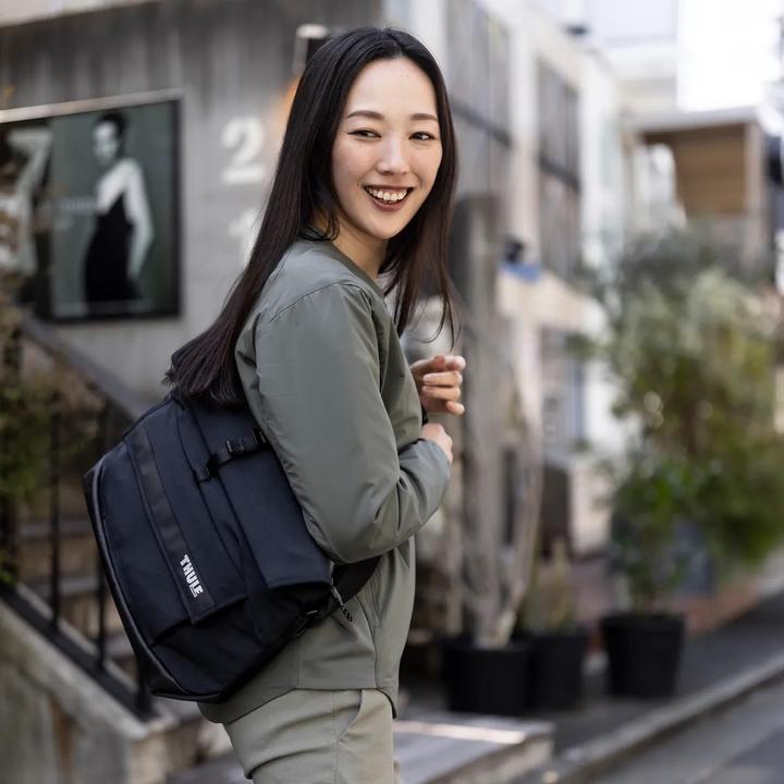 Productafbeelding Thule Paramount Crossbody 14L - Zachtgroen (14")