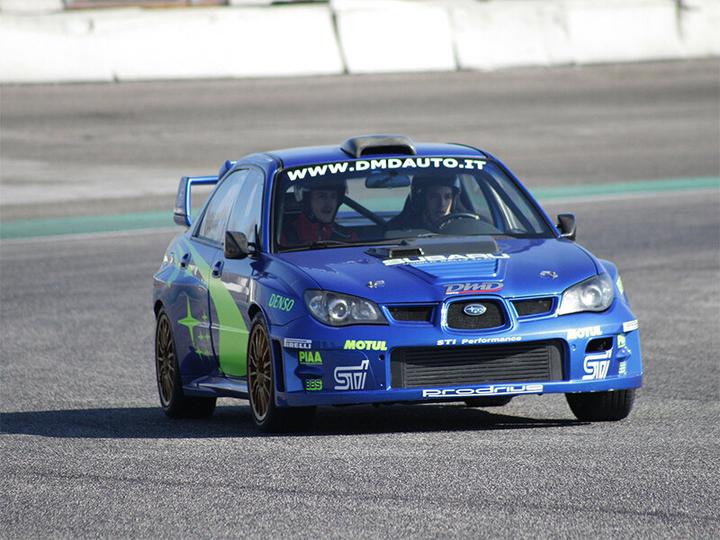 Immagine prodotto Smartbox 2 giri nel Subaru Rally sulla pista di Ottobiano (1 pers.)