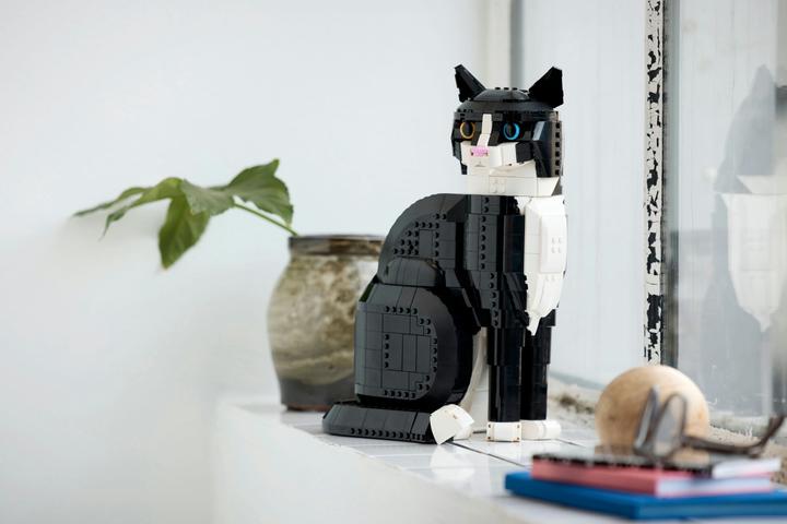 Image du produit LEGO Chat noir et blanc (21349, LEGO Ideas, LEGO difficiles à trouver)