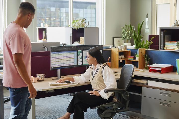 Actual product image HP 724pu Docking Display (1920 x 1200 pixels, 24")