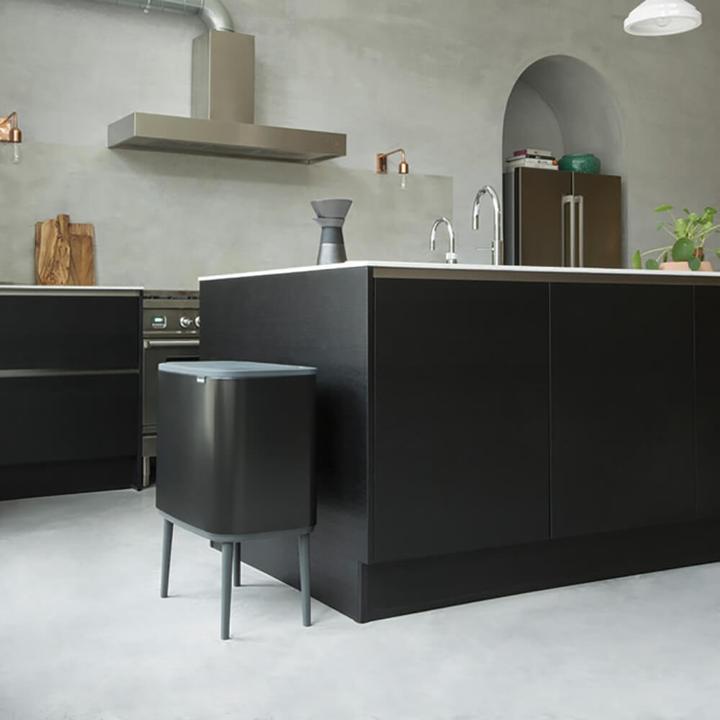 Image du produit Brabantia Seau de recyclage Bo Touch Bin black (33 l)