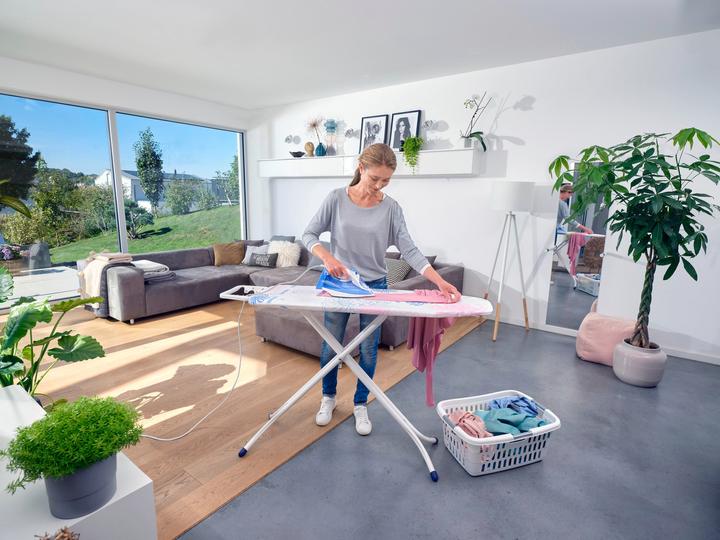 Actual product image Leifheit Ironing board Classic M Compact (120 x 38 cm)