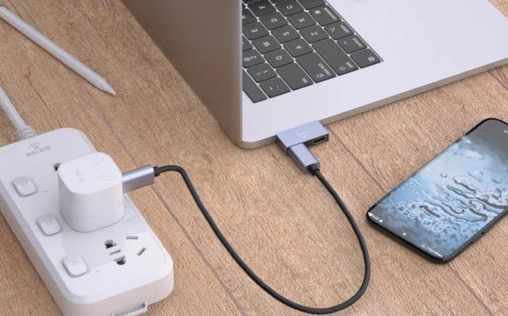 Produktbild PowerGuard Doppel USB-C auf Dual USB-C 3.1 Space Adapter für Apple MacBook