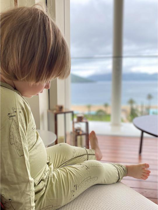 Actual product image Isbjörn Kid's Polarbear Set Baselayer (110)