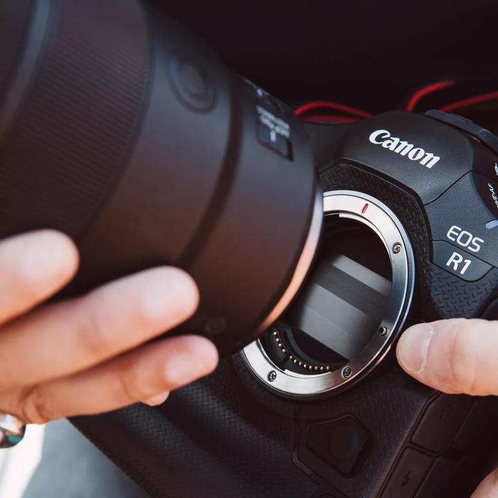 Produktbild Canon EOS R1 (24.20 Mpx, Vollformat)