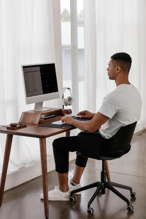 Image du produit Oakywood Classic Desk - Scrivania classica in legno massiccio - Noce / 140x70 - (140 x 70 cm)