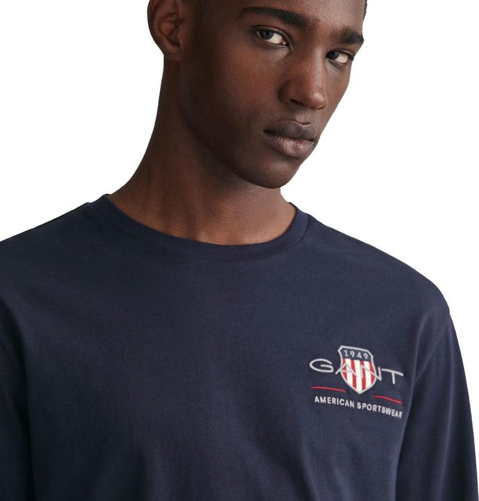 Actual product image GANT Regular Medium Archive Shield (M)