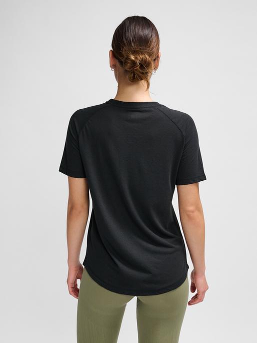 Actual product image hummel Mt Vanja T-Shirt (S)