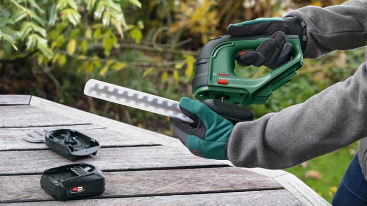 Produktbild Bosch Home & Garden AdvancedShear 18V-10 (Akkuheckenschere)