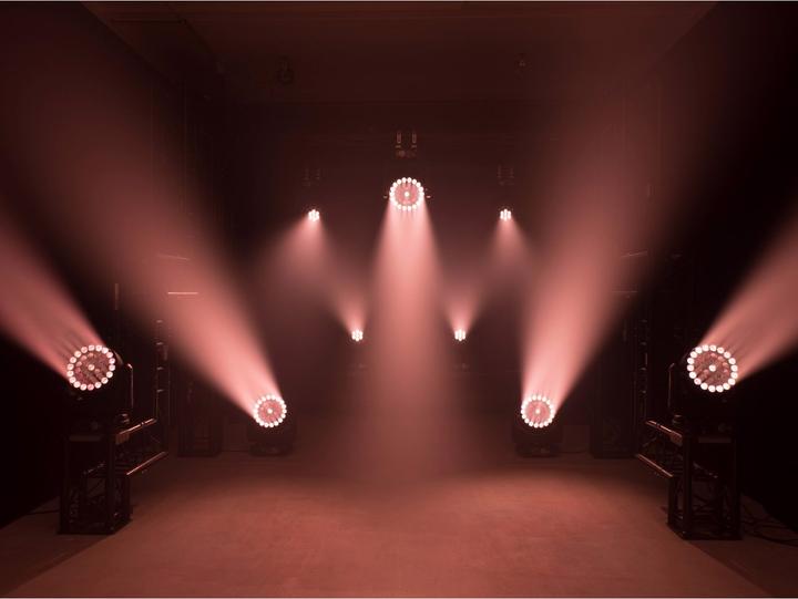 Actual product image Eurolite LED TMH-W555 Moving Head Wash Zoom (Set)