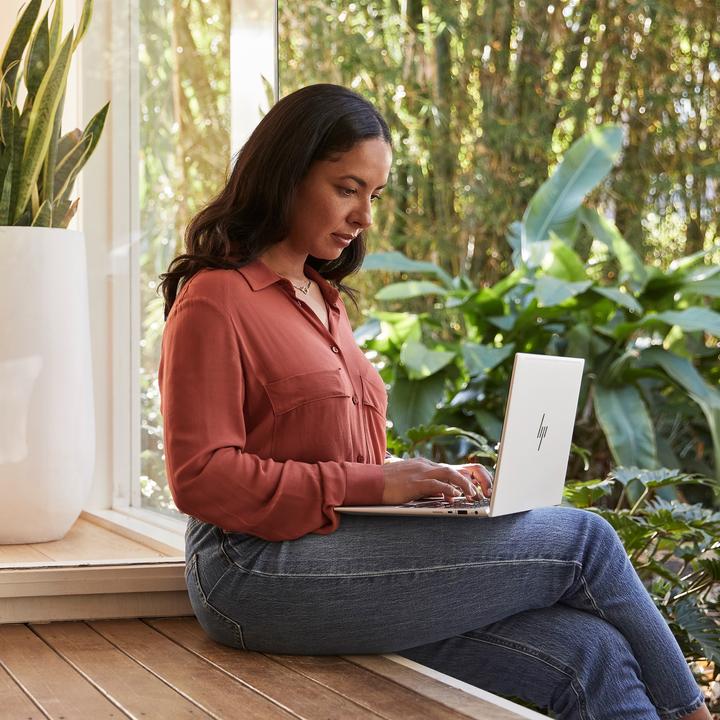Produktbild HP EliteBook 830 G9 Notebook (13.30", Intel Core i5-1235U, 8 GB, 256 GB, DE)