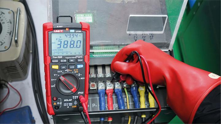 Produktbild Uni-T UT196 True RMS Professional Digital Solar Multimeter 1700V (CAT III 1000V, CAT IV 600V)