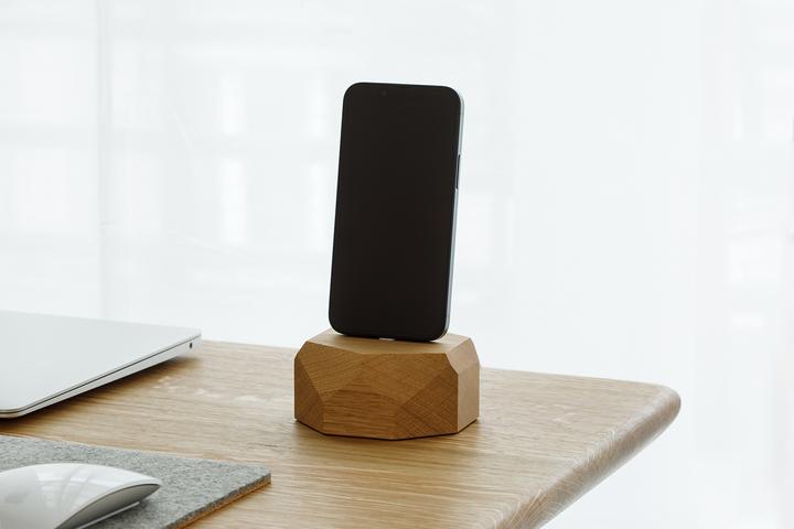 Actual product image Oakywood iPhone Dock - Docking station - Lightning