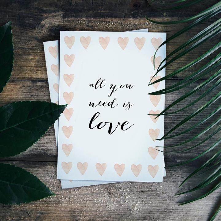 Image du produit Trenddeko Confetti & Crème - Tout ce dont vous avez besoin c'est d'amour (40 x 50 cm)