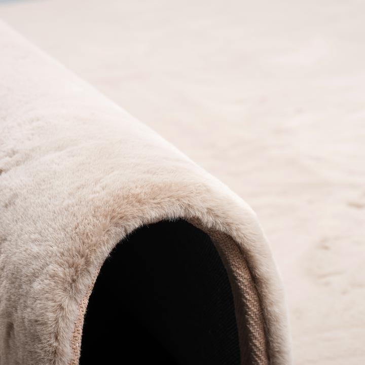 Actual product image Pergamon Luxury Super Soft Fur Carpet Plush (140 x 180 cm)