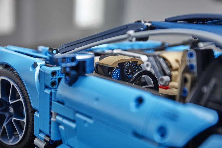 Immagine prodotto LEGO Bugatti Chiron (42083, LEGO Technic, Set LEGO rari)