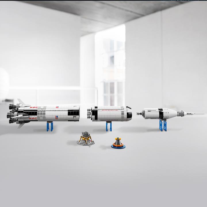 Actual product image LEGO NASA Apollo Saturn V (92176, LEGO Ideas, LEGO Rare Sets)