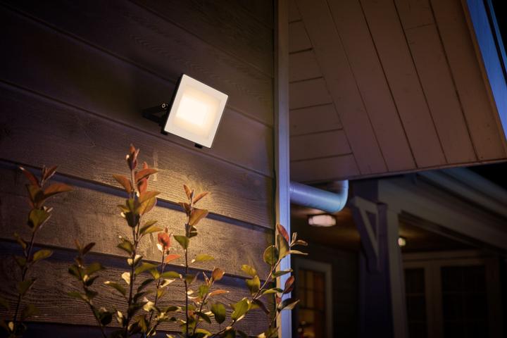 Produktbild Philips Outdoor Ultra-Efficient Flutlicht Lois (2600 lm, IP65)