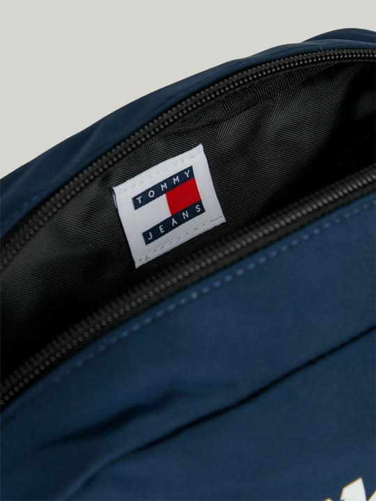 Actual product image Tommy Hilfiger Tjm Prep Sport Washbag (100% Recycled Polyester)