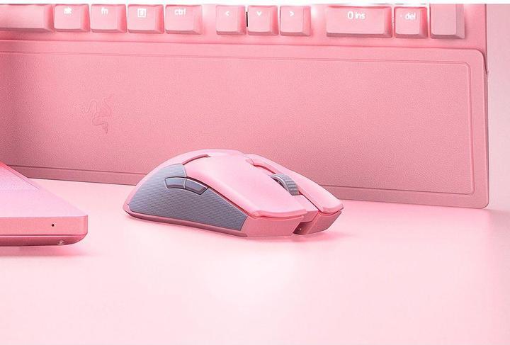 Actual product image Razer Viper Ultimate with Dockingstation (Wireless)