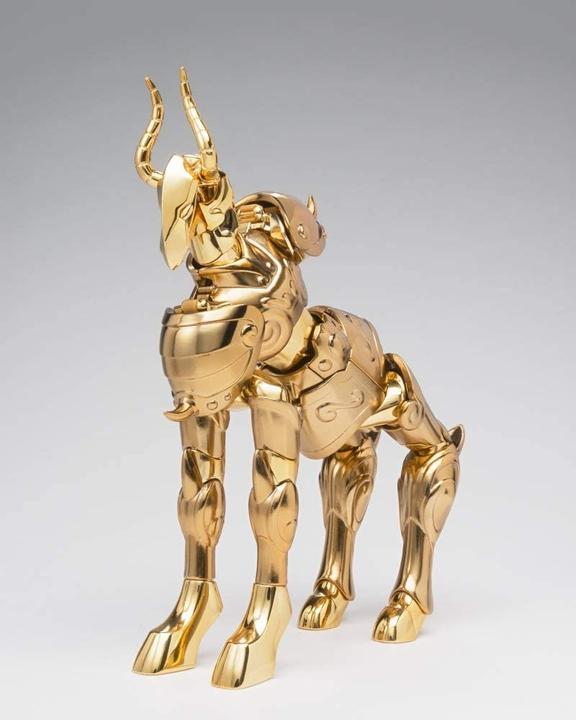 Actual product image Bandai Saint Seiya - Capricorn Shura Myth Cloth EX