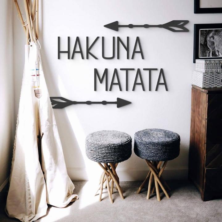 Produktbild Trenddeko Hakuna Matata mit Pfeilen (38 x 40 cm)