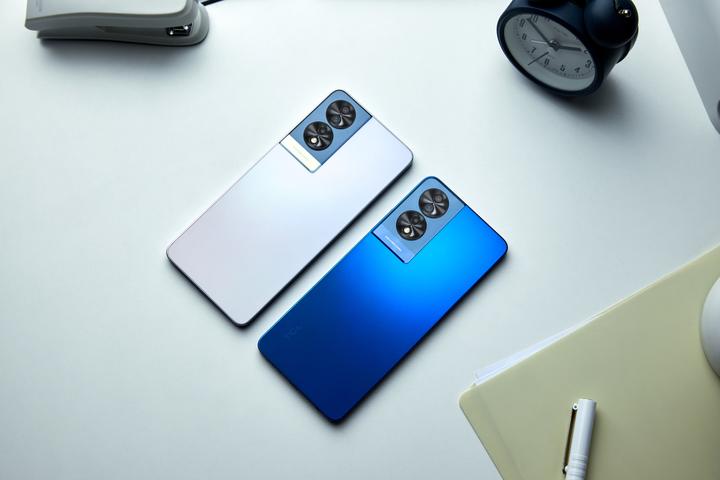 Image du produit TCL 40 NXTPAPER BLEU MIDNIGHT 256GB (256 Go, Midnight Blue, 6.78", Double SIM, 50 Mpx, 4G)
