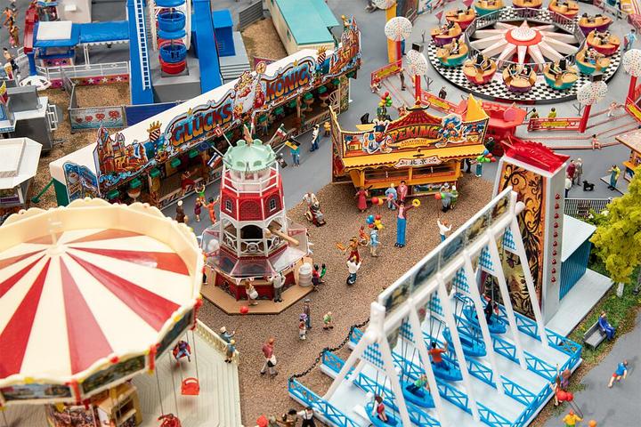 Produktbild Faller Kirmes-Set Jahrmarktvergnügen