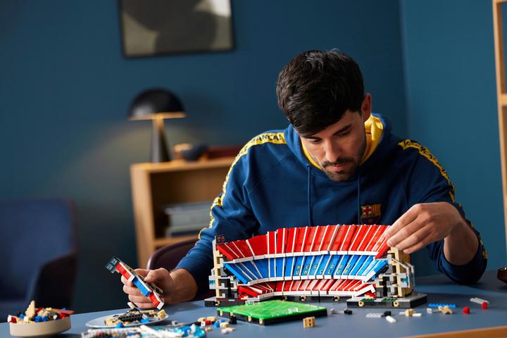 Image du produit LEGO Le Camp Nou - FC Barcelone (10284, LEGO Creator Expert, LEGO difficiles à trouver)