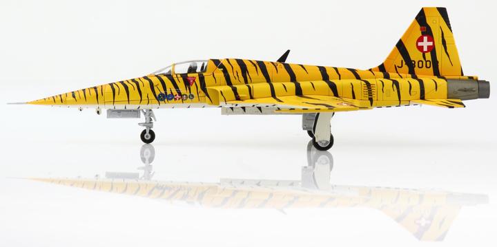 Actual product image Hobby Master Tiger F-5E Sinacat