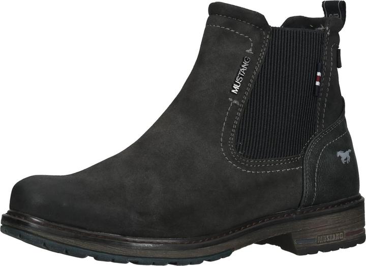 Actual product image Mustang Masculine yet timeless, the manufacturer presents this ankle boot for colder days i (42)