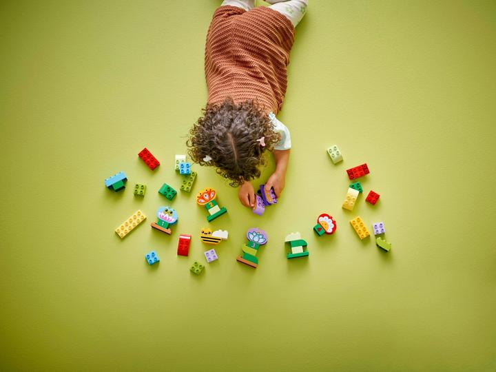 Actual product image LEGO Kreativer Blumengarten (10444)