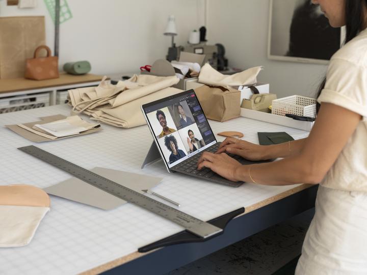 Produktbild Microsoft Surface Pro X (13", Microsoft SQ1, 8 GB, 128 GB, DE)