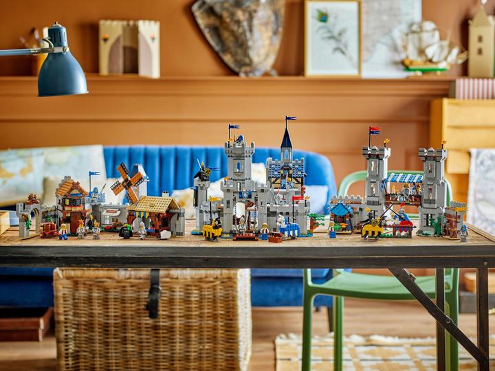 Produktbild LEGO Ritterburg im Mittelalter (31168, LEGO Creator Expert)