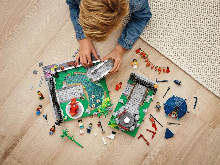 Actual product image LEGO Spring Lantern Festival (80107, LEGO Rare Sets)