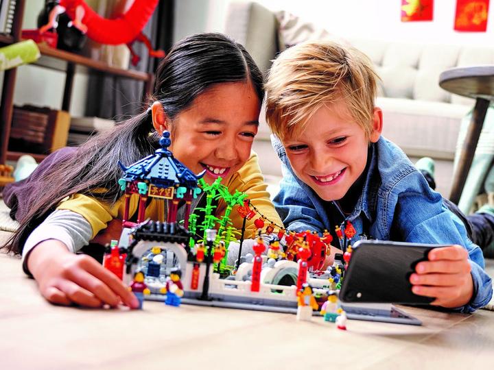 Actual product image LEGO Spring Lantern Festival (80107, LEGO Rare Sets)