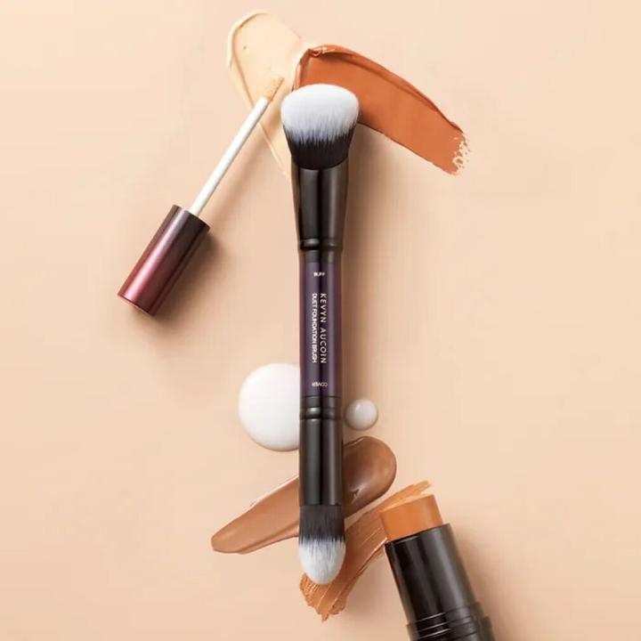 Actual product image Kevyn Aucoin The Duet Foundation Brush (Foundation)