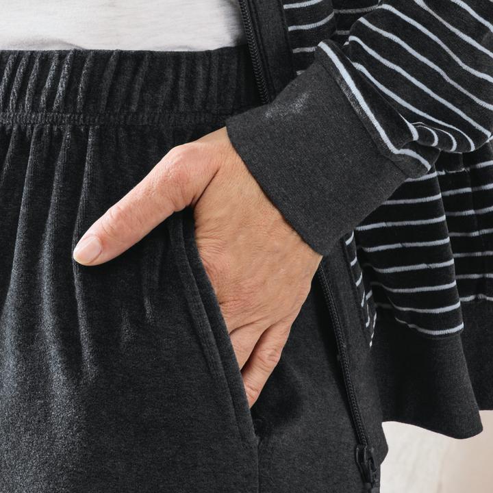 Actual product image Erwin Müller Ladies' Leisure Suit (48)