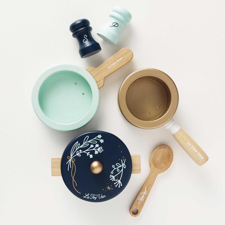 Actual product image Le Toy Van Pots and Pans NEW LOOK