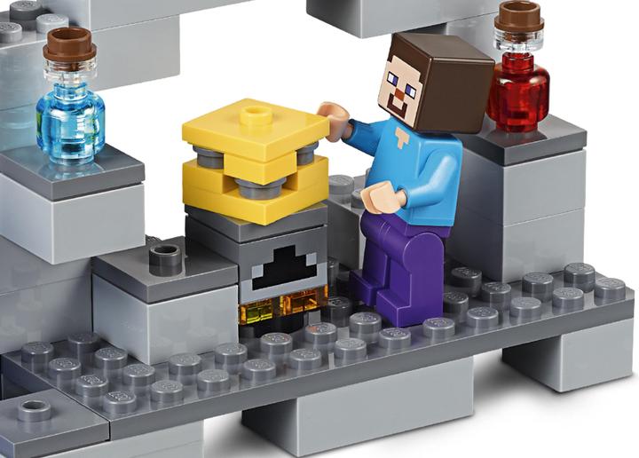 Actual product image LEGO The Ocean Monument (21136, LEGO Minecraft)