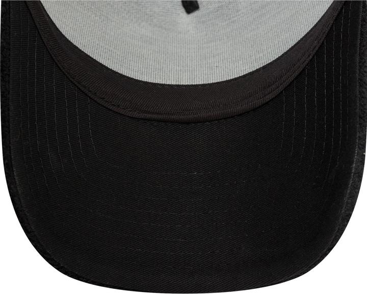 Immagine prodotto New Era Trucker Snapback Cap - TERRY BORG Newcastle United