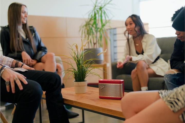 Actual product image Fender Bluetooth Speaker Newport 2 Metal, Red (12 h, Rechargeable battery operated, Electrical connection)