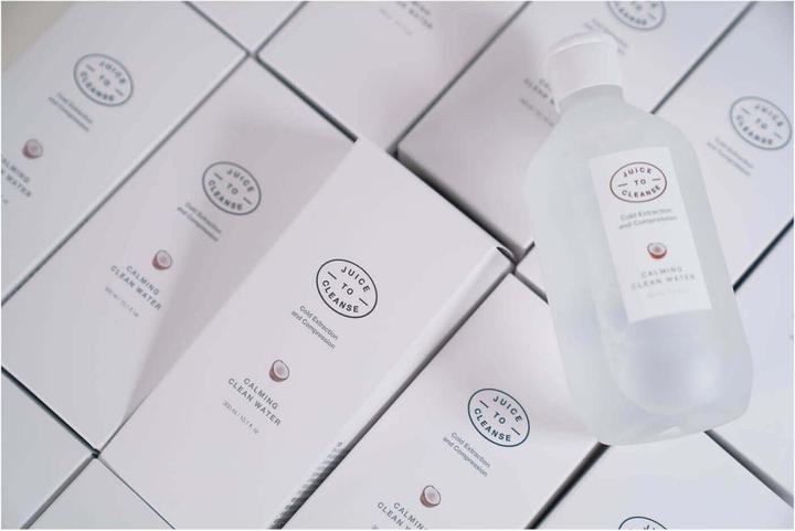 Produktbild Juice to Cleanse Calming Clean Water (Reinigungstücher Gesicht, 300 ml)