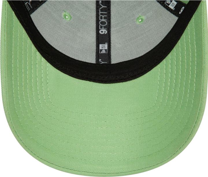 Actual product image New Era 9Forty Strapback Cap - New York Yankees lime green