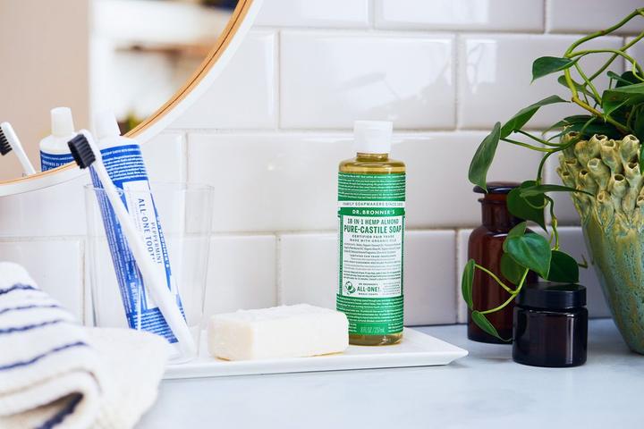 Immagine prodotto Dr. Bronner's 18-IN-1 Mandorla (Sapone liquido, 240 ml)