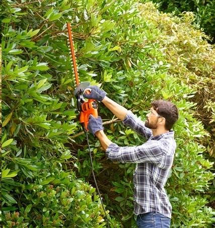 Productafbeelding Black & Decker Blac heggenschaar BEHT251-QS 450W 50 cm meslengte, 18 mm snijdikte (Elektrische heggenschaar)