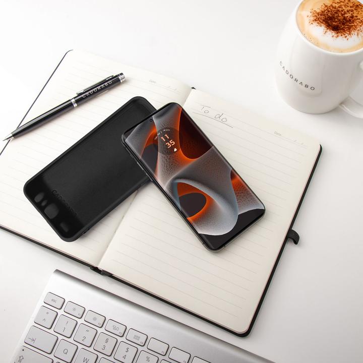 Produktbild Cadorabo Hülle für Motorola Moto Edge 50 Pro im Liquid Case Design (Motorola Edge 50 Pro)